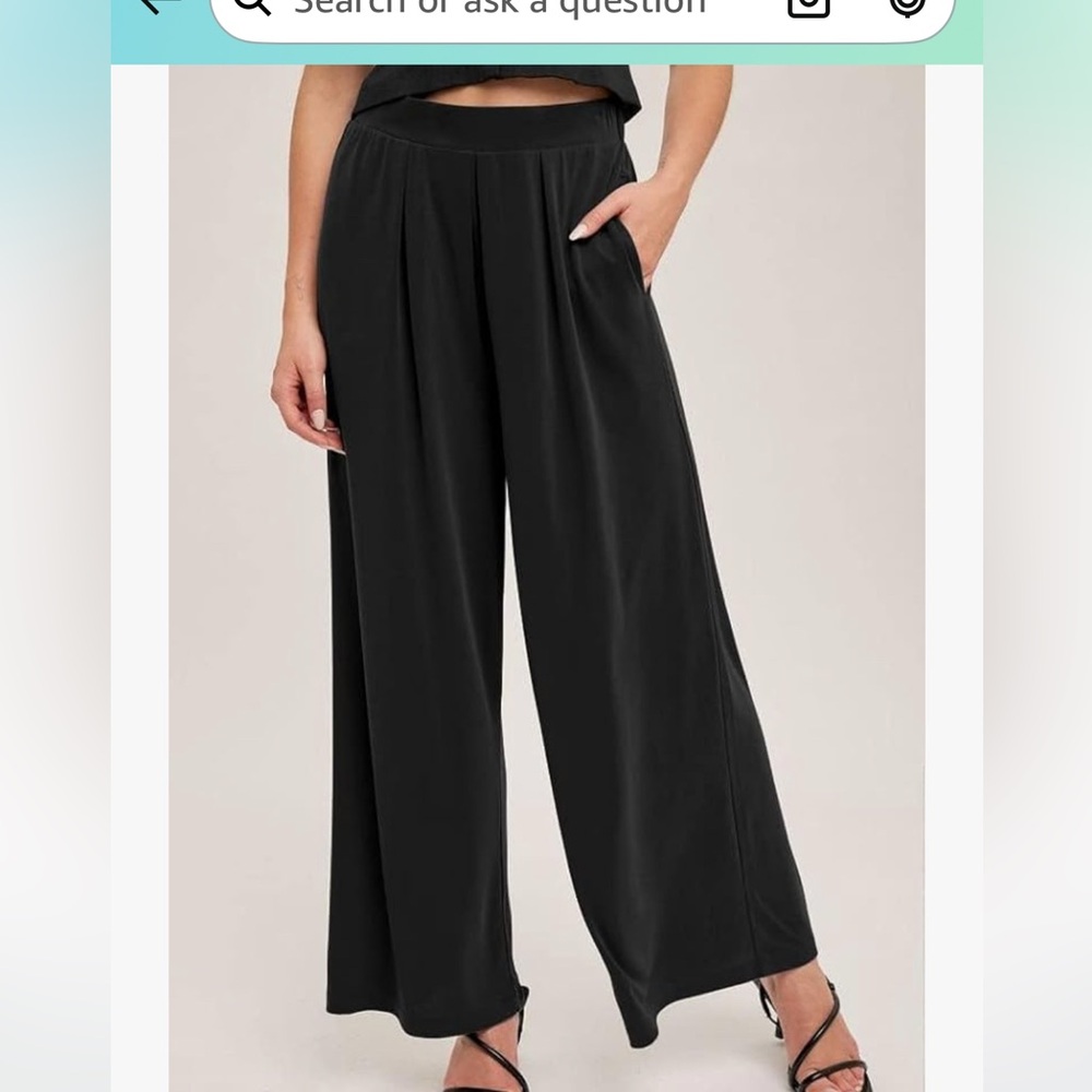 Chic Black Lounge Set with Crop Top and Pants - Picture 3 of 3